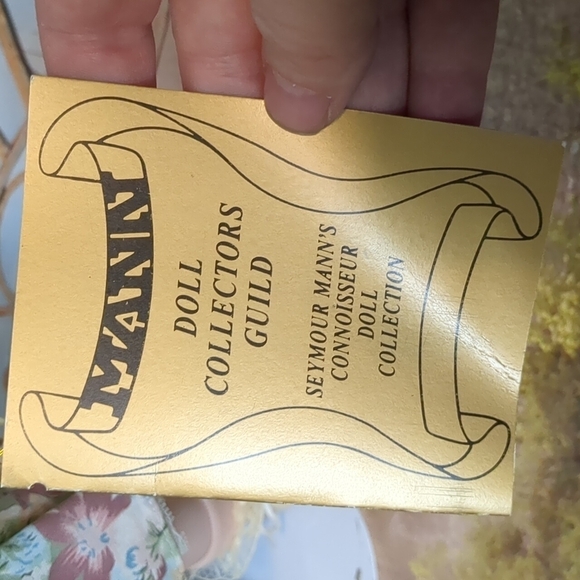 Seymour Mann doll collectors guild Abigail porcelain doll - Picture 4 of 9